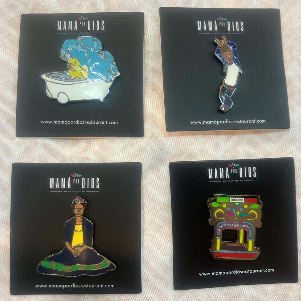 Mama Por Dios Pins